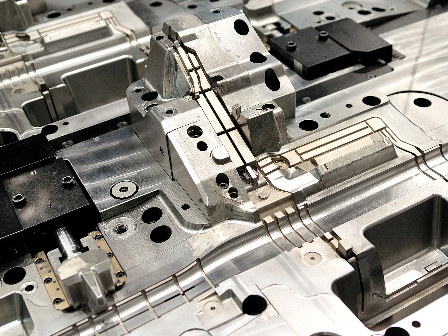 Design Tip: Reduce Injection Moulding Costs